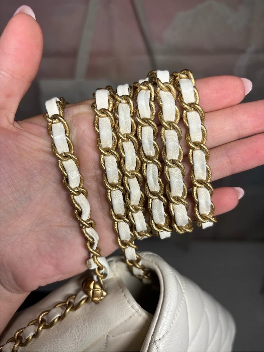 CHANEL White Quilted Lambskin Shoulder Bag with Gold Hardware